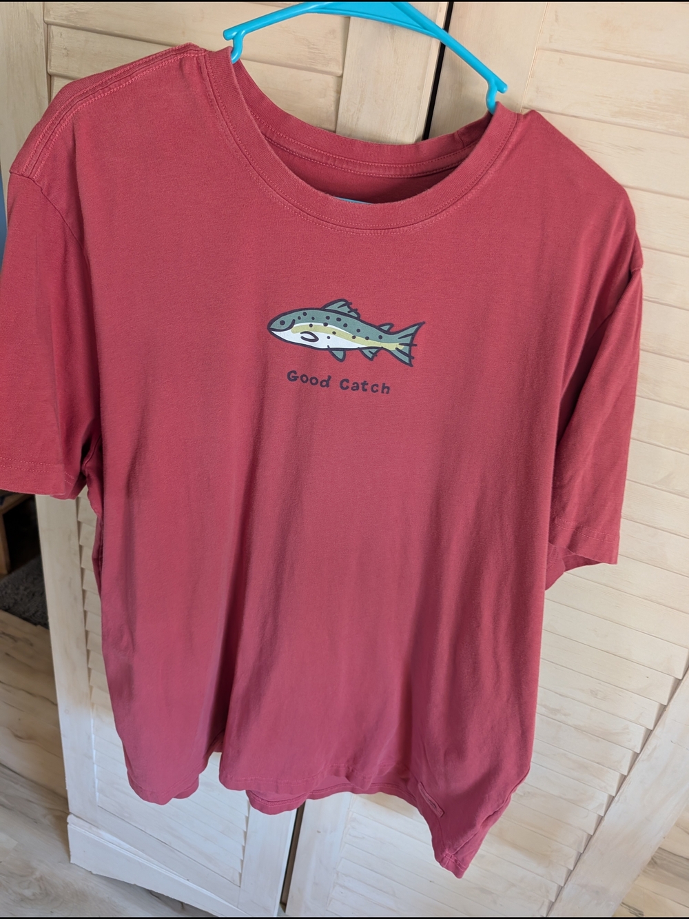 Life is Good Men's Red Crusher Tee with Fish Graphic XL - Picture 2 of 3